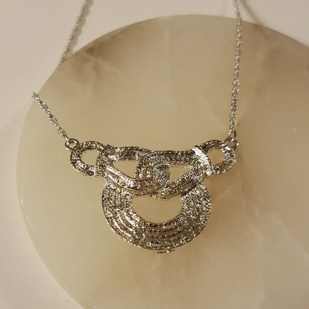 Silver Tone Knotted Necklace Avon Vintage SAQ